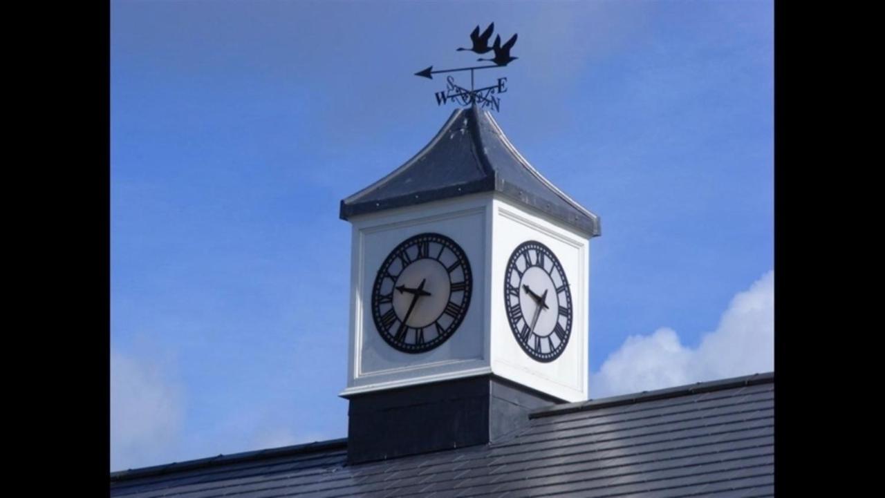 Luxury Cottage Clocktower Royal Hillsborough 莫伊拉 外观 照片
